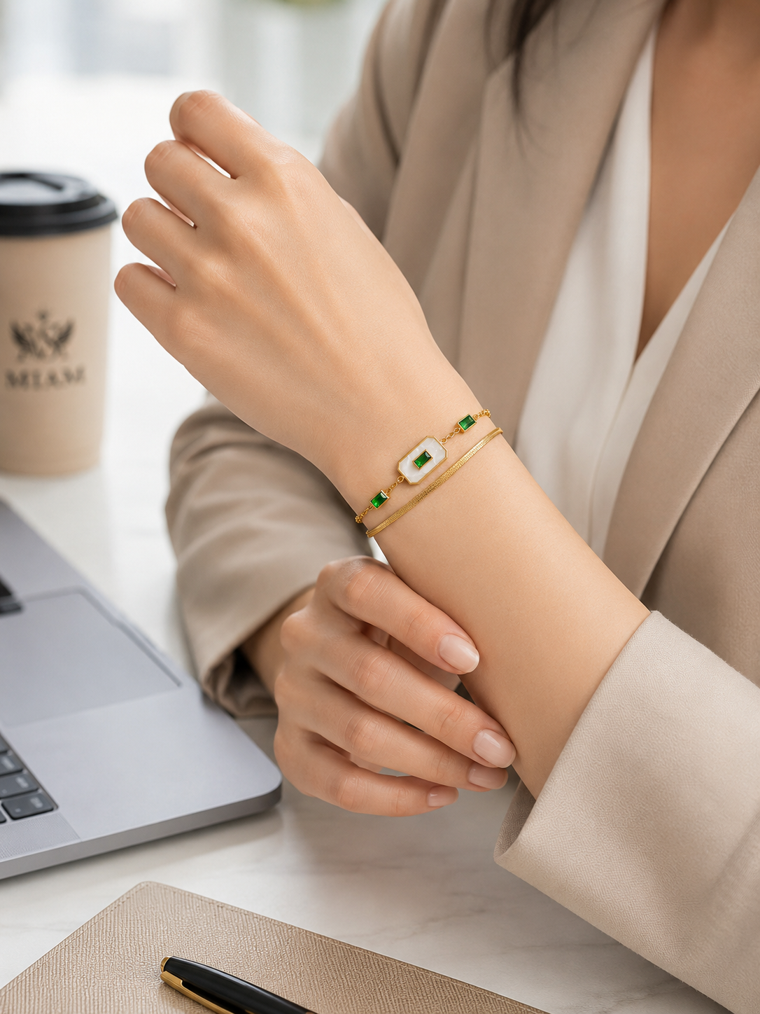 SIGNATURE EMERALD GRACE LINK BRACELET